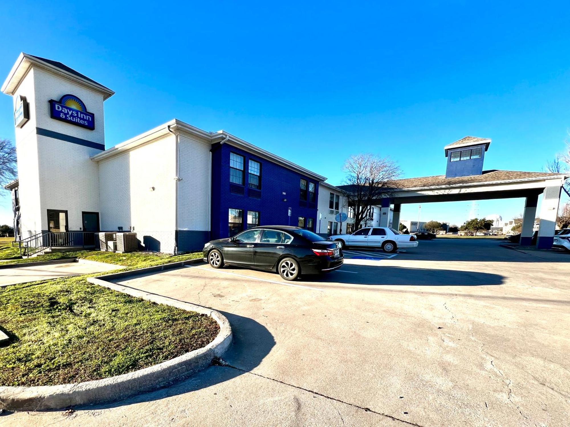 Days Inn By Wyndham Dallas Plano Exterior photo